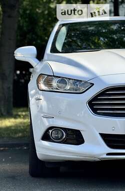 Седан Ford Fusion 2013 в Ужгороді