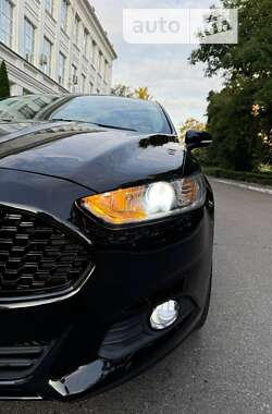 Седан Ford Fusion 2012 в 