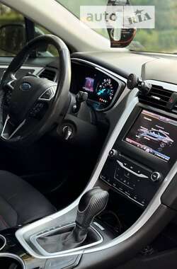 Седан Ford Fusion 2012 в 