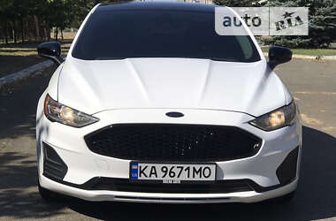 Седан Ford Fusion 2019 в Києві