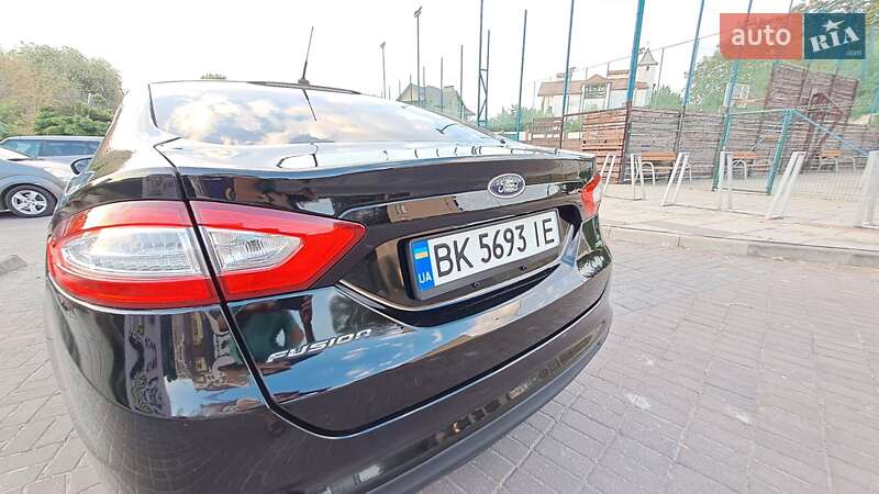 Седан Ford Fusion 2016 в Луцке