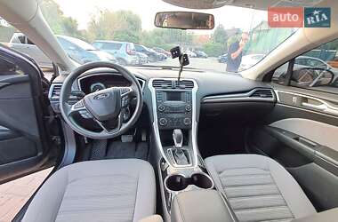 Седан Ford Fusion 2016 в 