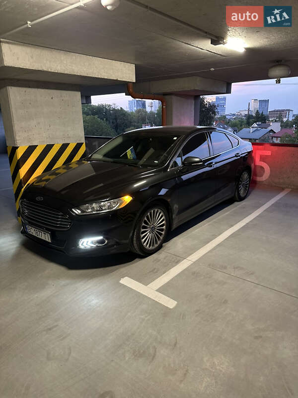 Седан Ford Fusion 2015 в Львове