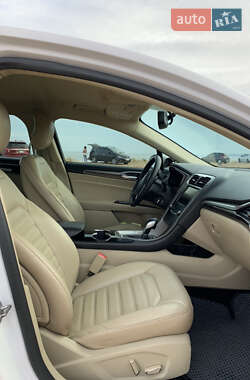 Седан Ford Fusion 2013 в 