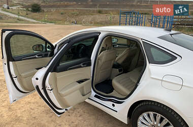 Седан Ford Fusion 2013 в 