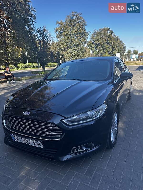 Седан Ford Fusion 2013 в Львове