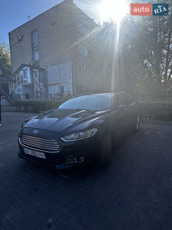 Седан Ford Fusion 2013 в Львове