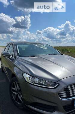 Седан Ford Fusion 2013 в Коропе