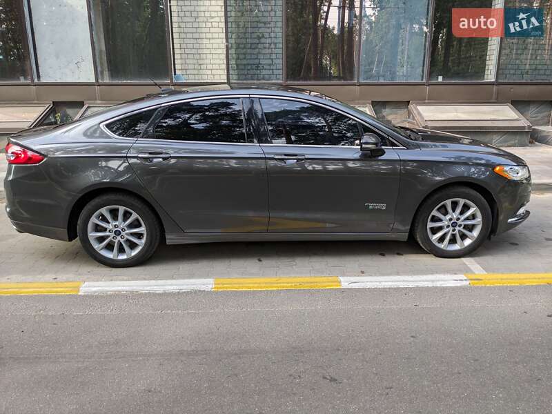 Седан Ford Fusion 2016 в Ірпені