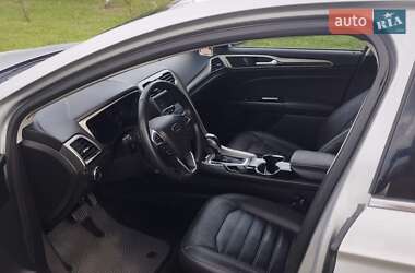 Седан Ford Fusion 2014 в 