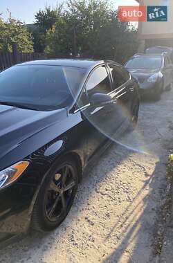 Седан Ford Fusion 2015 в 