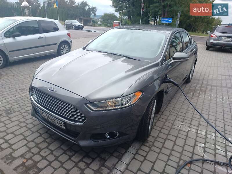 Седан Ford Fusion 2013 в Львове