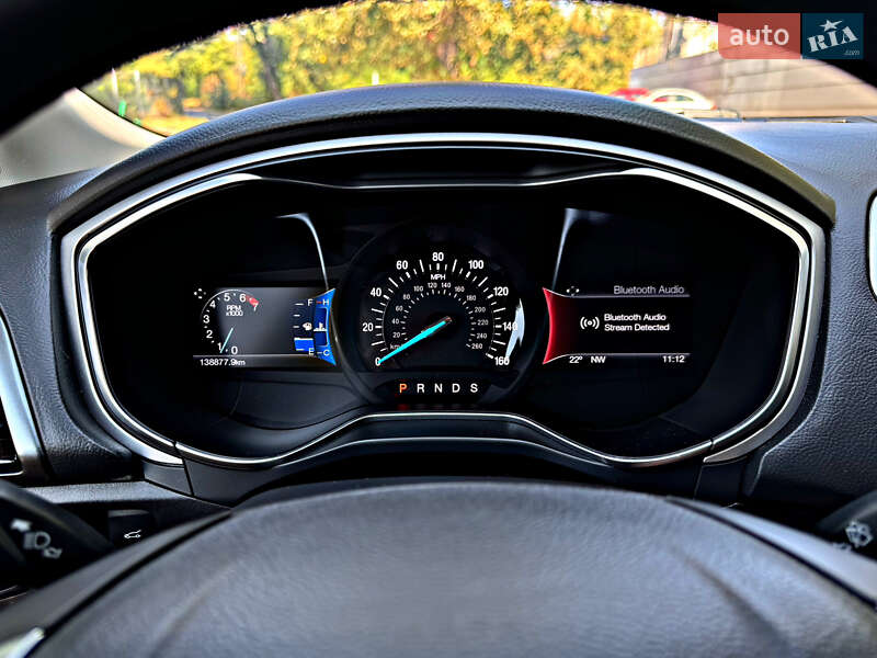 Седан Ford Fusion 2016 в 