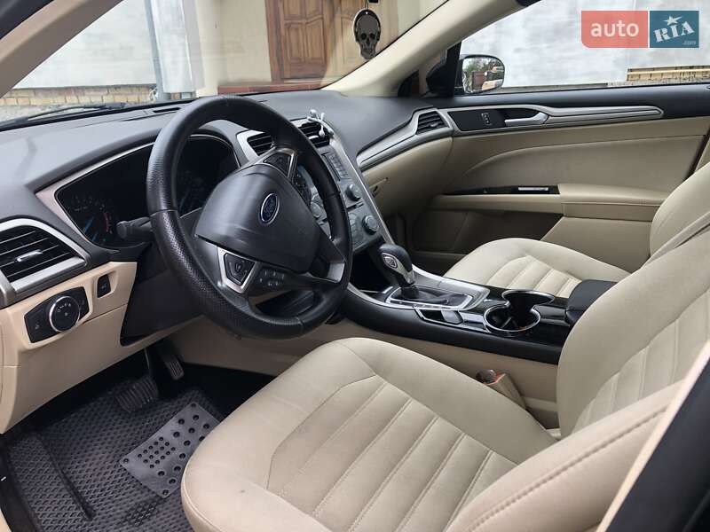 Седан Ford Fusion 2014 в Львове