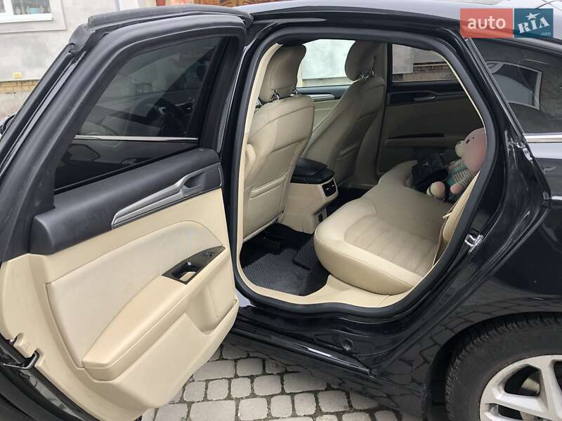 Седан Ford Fusion 2014 в Львове