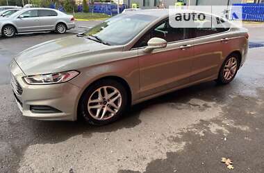 Седан Ford Fusion 2015 в Львове