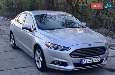 Седан Ford Fusion 2016 в Глевасі