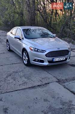 Седан Ford Fusion 2016 в Глевасі