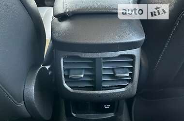 Седан Ford Fusion 2016 в 