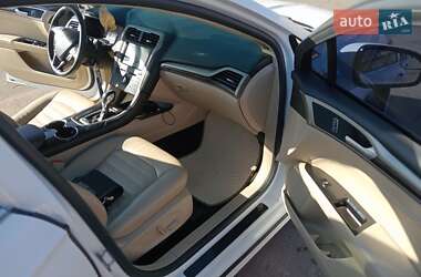 Седан Ford Fusion 2016 в 