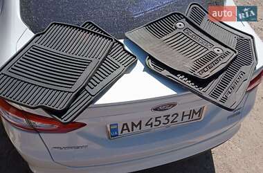 Седан Ford Fusion 2016 в 