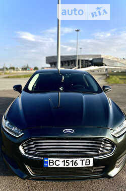 Седан Ford Fusion 2015 в 