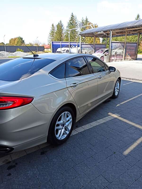Седан Ford Fusion 2016 в Самборе