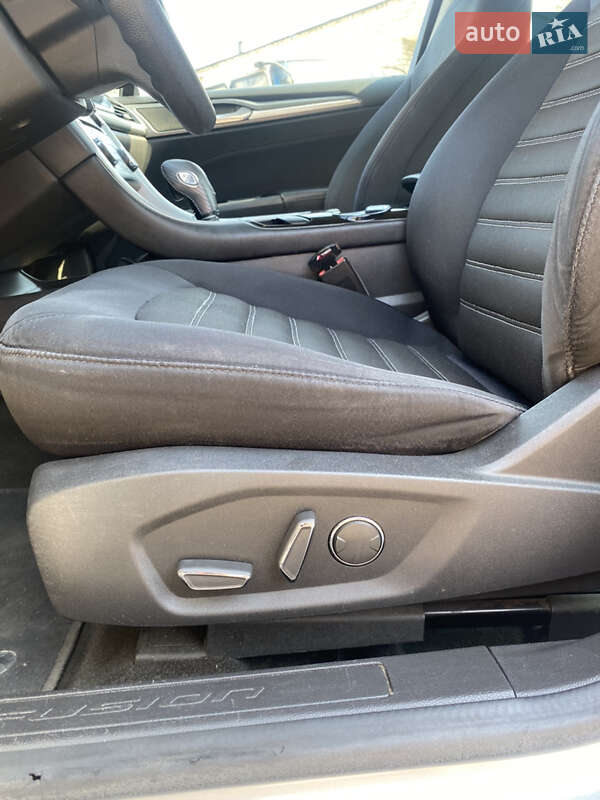 Седан Ford Fusion 2014 в Львові