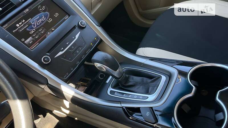 Седан Ford Fusion 2015 в Львове