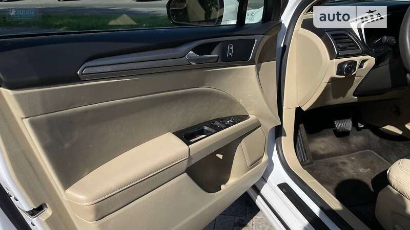 Седан Ford Fusion 2015 в Львове