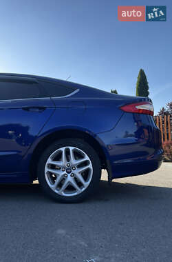 Седан Ford Fusion 2013 в 