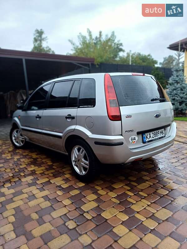 Хэтчбек Ford Fusion 2004 в Гостомеле