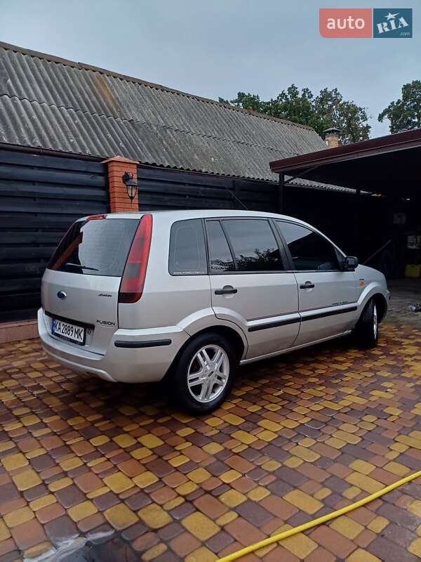 Хэтчбек Ford Fusion 2004 в Гостомеле