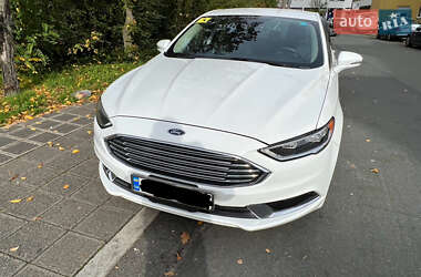 Седан Ford Fusion 2017 в 