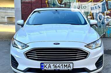 Седан Ford Fusion 2020 в Львові