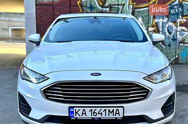 Седан Ford Fusion 2020 в 