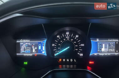 Седан Ford Fusion 2018 в 