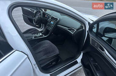 Седан Ford Fusion 2018 в 