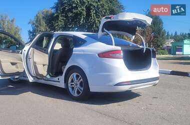 Седан Ford Fusion 2018 в 
