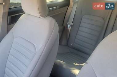 Седан Ford Fusion 2018 в 
