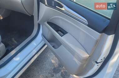Седан Ford Fusion 2018 в 