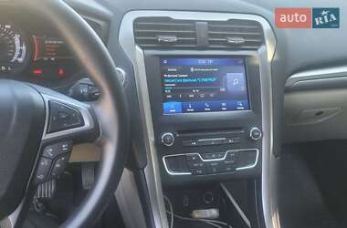 Седан Ford Fusion 2018 в 