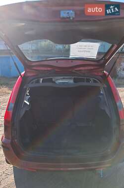 Хэтчбек Ford Fusion 2003 в 