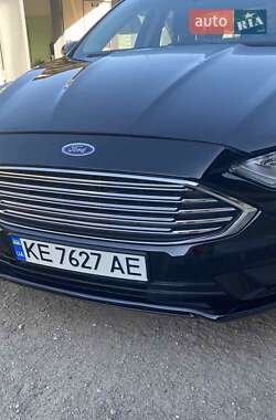 Седан Ford Fusion 2017 в 