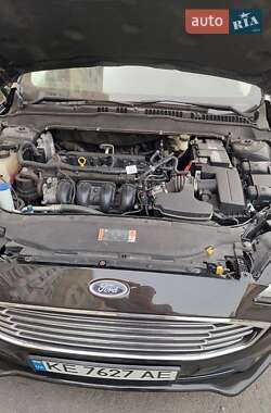 Седан Ford Fusion 2017 в 