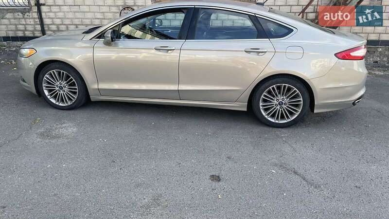 Ford Fusion 2015