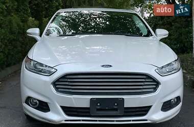 Седан Ford Fusion 2016 в Ужгороде