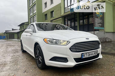 Седан Ford Fusion 2013 в Калуші