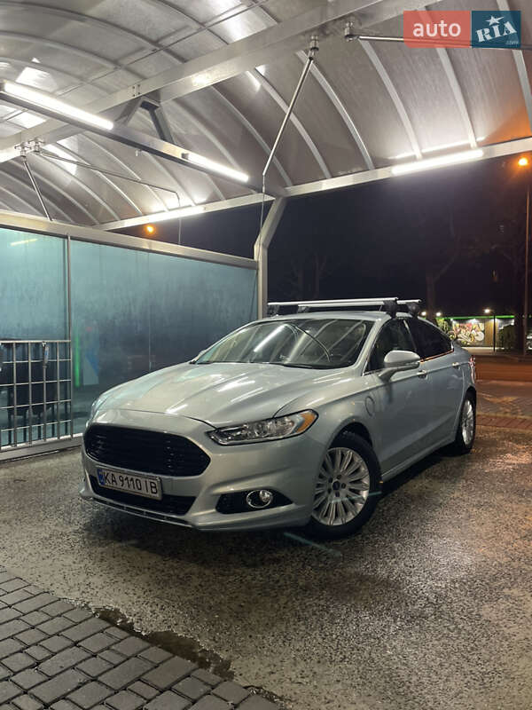 Седан Ford Fusion 2013 в Одесі