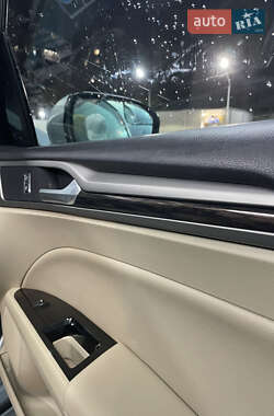 Седан Ford Fusion 2013 в 